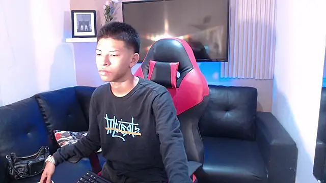 Tessachains 2  online show from 01.08.26