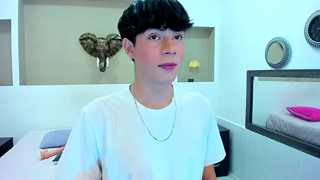 Isaac Kurtt online show from 11.07.25