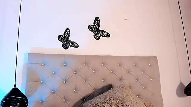 Snapshot of Quetzal_coatl_ chatting on 11.10.25 Quetzal coatl online show from 11.10.25