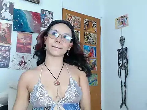 Snapshot of kiaralenon chatting on 11.07.25 kiaralenon online show from 11.07.25