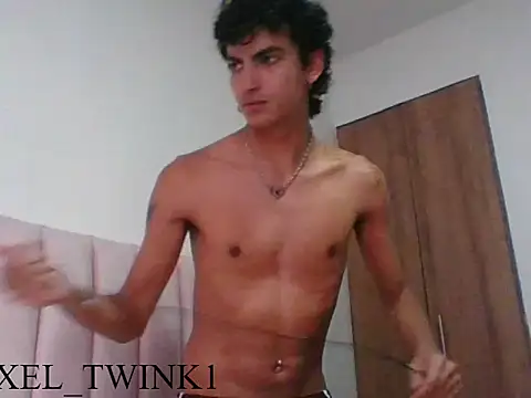 Snapshot of axel_love13 chatting on 11.12.25 axel love13 online show from 11.12.25