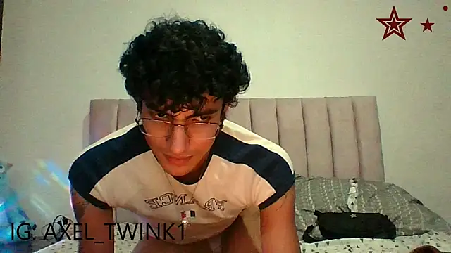 Snapshot of axel_love13 chatting on 11.15.25 axel love13 online show from 11.15.25