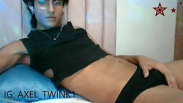 Snapshot of axel_love13 chatting on 01.15.26 axel love13 online show from 01.15.26