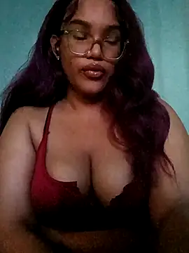 Snapshot of exotichoneyy chatting on 11.08.25 exotichoneyy online show from 11.08.25