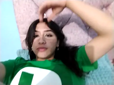 Snapshot of madeline_lx chatting on 11.14.25 madeline lx online show from 11.14.25