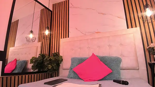 Carlotta de velour online show from 02.28.26