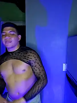 UrielRay13 online show from 11.12.25