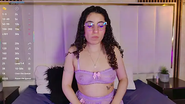 Snapshot of DemiJones_ chatting on 11.09.25 DemiJones online show from 11.09.25