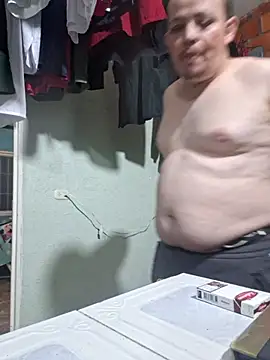 Snapshot of swif1995taylor chatting on 11.13.25 swif1995taylor online show from 11.13.25