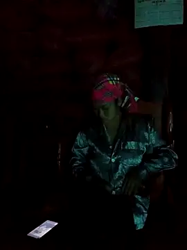 Snapshot of Mabel-122 chatting on 11.11.25 Mabel-122 online show from 11.11.25