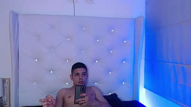 zoe kravitx online show from 11.12.25