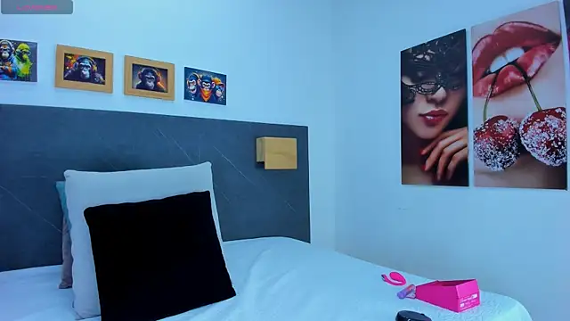 Andhrea Vale online show from 04.20.26