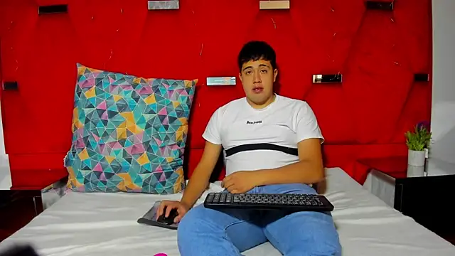 Emmaanddarling online show from 12.18.25