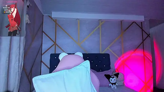 Snapshot of _vaiolet_owo chatting on 02.26.26 vaiolet owo online show from 02.26.26