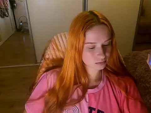 Snapshot of RedheadFairy chatting on 11.07.25 RedheadFairy online show from 11.07.25