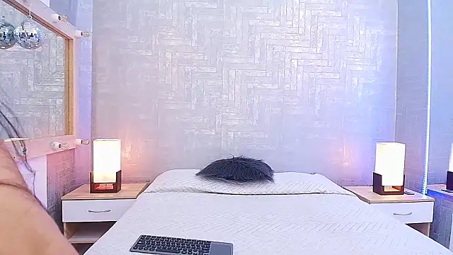 EmylyTaylor FG online show from 11.10.25