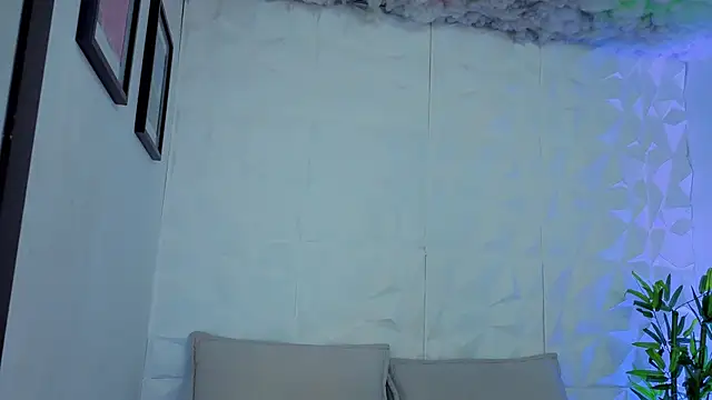 AuroraLanee  online show from 12.02.25