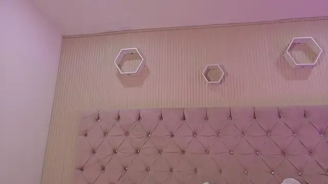 ZarinaWynne online show from 07.17.26