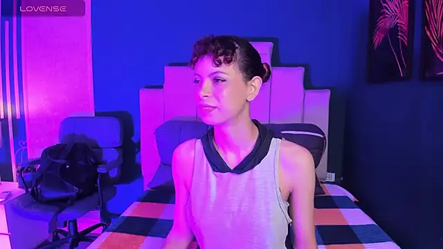 AliceMadnes online show from 02.18.26