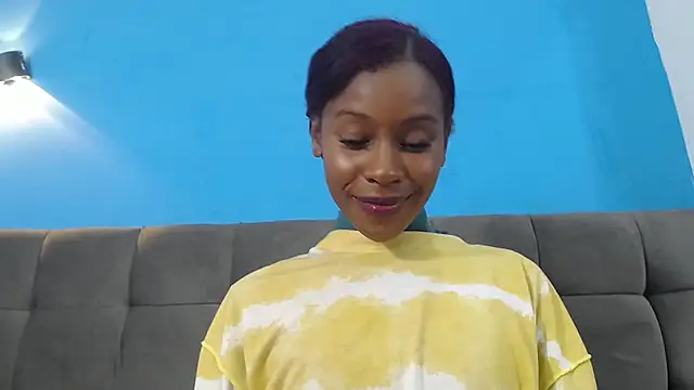 Aliis Love online show from 11.22.25