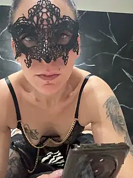 darkangel8672 online show from 12.21.25