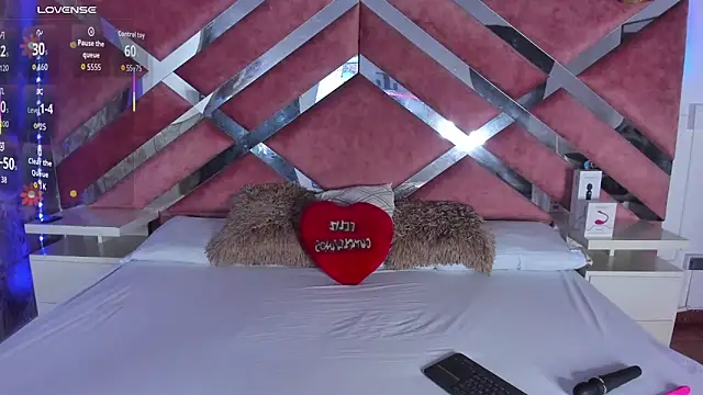 Lily Queen30 online show from 11.20.25