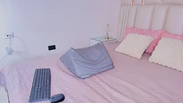 alanarose18 online show from 04.09.26