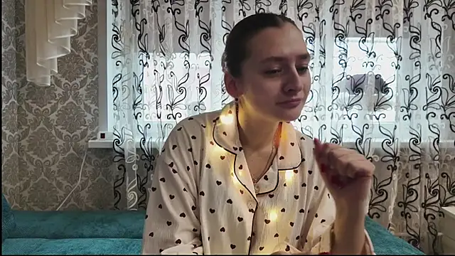 SweetLiaison online show from 12.04.25