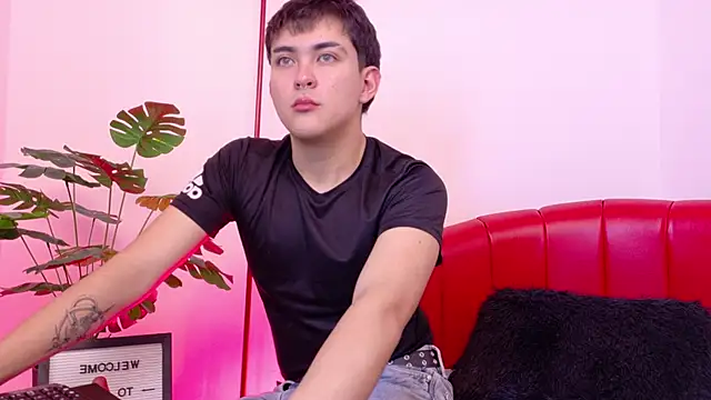 Valentin X online show from 11.16.25