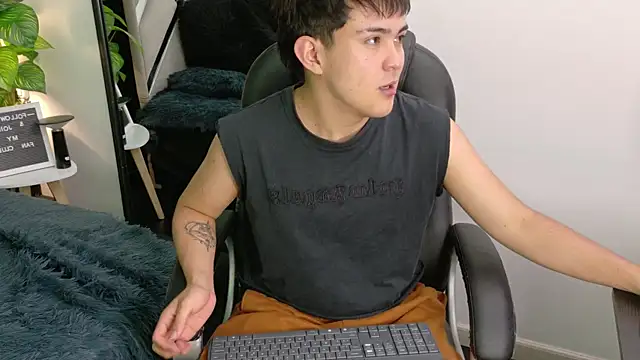 Valentin X online show from 11.20.25