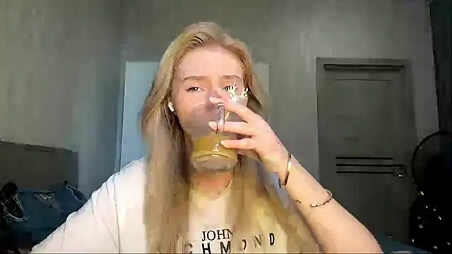 MoonlitCrystalia online show from 06.30.26