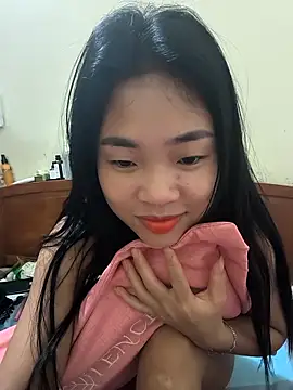 Lynly k2 online show from 04.02.26