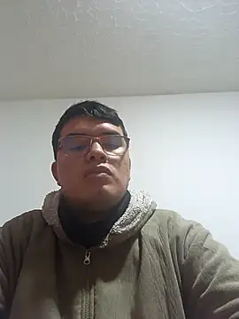 Logan Chloe online show from 12.03.25