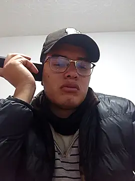 Logan Chloe online show from 12.05.25