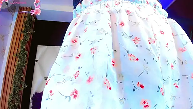 AnnaRouseQueen online show from 04.07.26