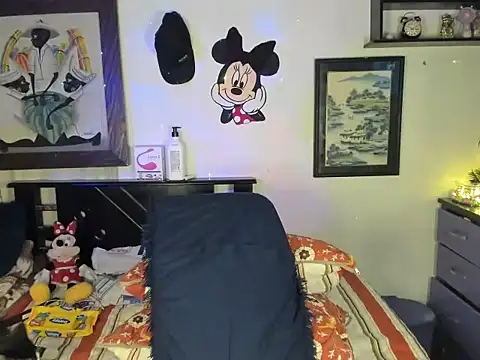 Snapshot of JUANBIGCOCK21CM chatting on 11.24.25 JUANBIGCOCK21CM online show from 11.24.25