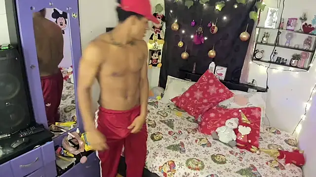 Snapshot of JUANBIGCOCK21CM chatting on 12.16.25 JUANBIGCOCK21CM online show from 12.16.25