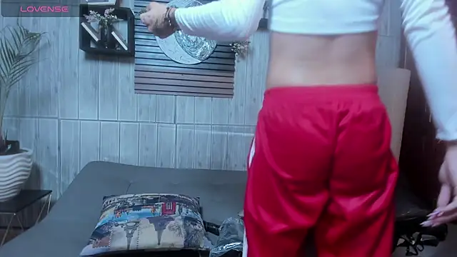 Melany 27 online show from 12.17.25