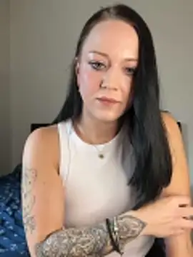 TattooLaraa online show from 11.08.25