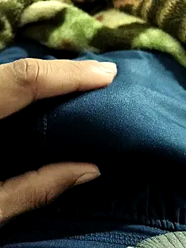 Snapshot of its__aaru chatting on 11.15.25 its aaru online show from 11.15.25