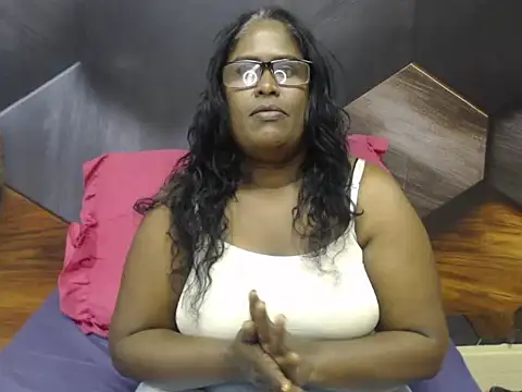 IndianDeluxe online show from 11.07.25