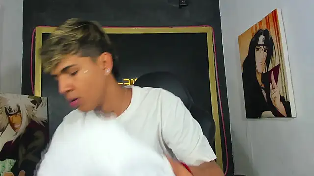 Snapshot of Timmy_Kiing_ chatting on 11.29.25 Timmy Kiing online show from 11.29.25