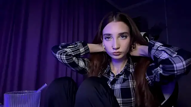 HollyPaw online show from 11.21.25