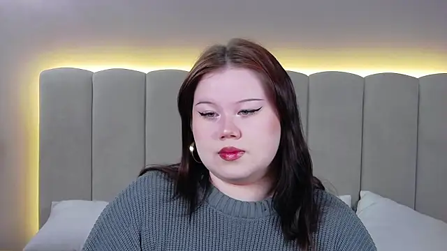 Snapshot of EvaNova_ chatting on 02.25.26 EvaNova online show from 02.25.26