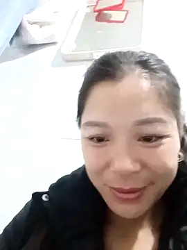 Lyla john online show from 12.19.25