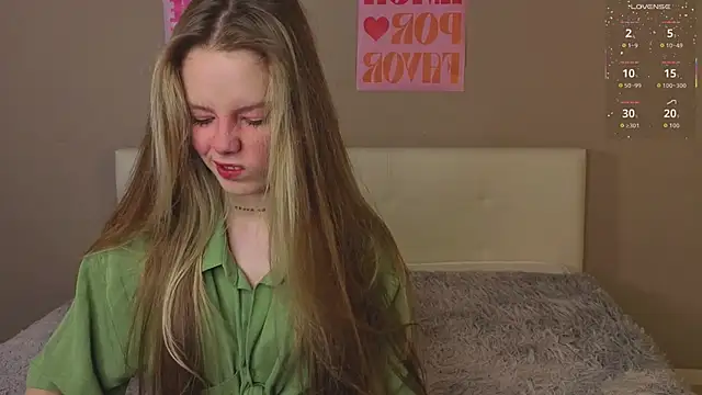 TiffinyMergist online show from 02.04.26