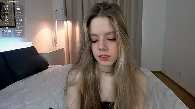 Snapshot of TiffinyMergist chatting on 02.27.26 TiffinyMergist online show from 02.27.26