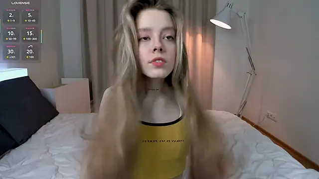 Snapshot of TiffinyMergist chatting on 03.01.26 TiffinyMergist online show from 03.01.26