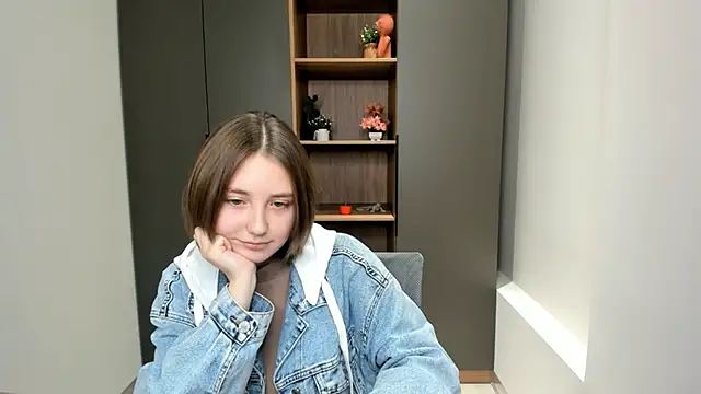 SilvanaBeckles online show from 11.09.25