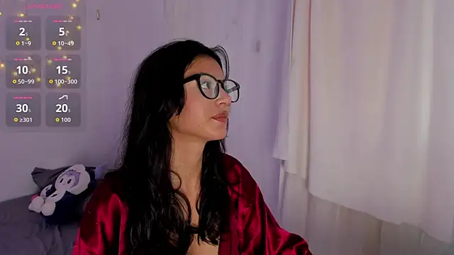 Tamara Aluna  online show from 12.04.25